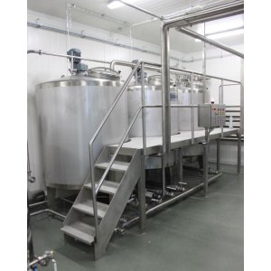 Tanks mit Rührwerk für Säfte und Fruchtfleisch